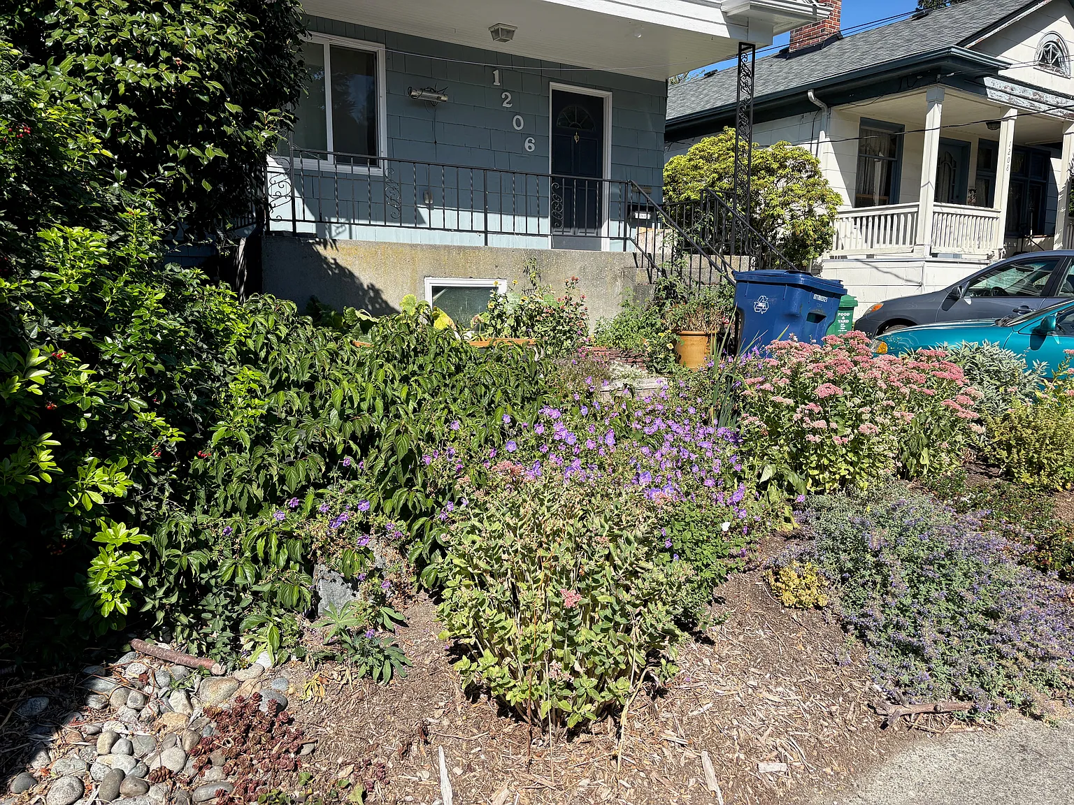 2 bed, 1060 sqft, $3,200 — Photo 2