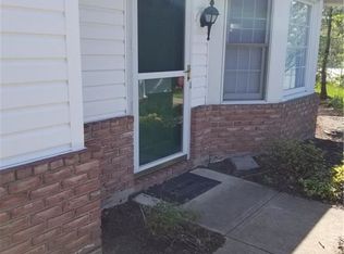 18380 Woodside Xing S, Strongsville, OH