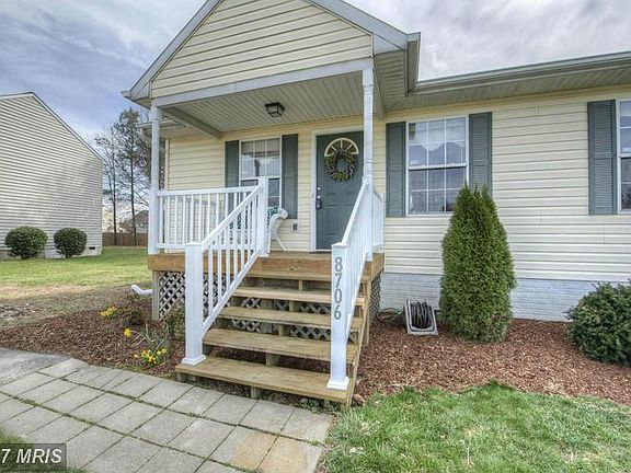 2nd image of 8706 New Castle Ct