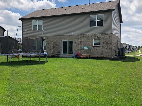 2nd image of 760 Somerset Ct