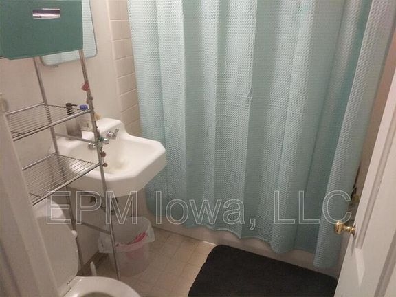 4th image of 805 W Seerley Blvd APT 5