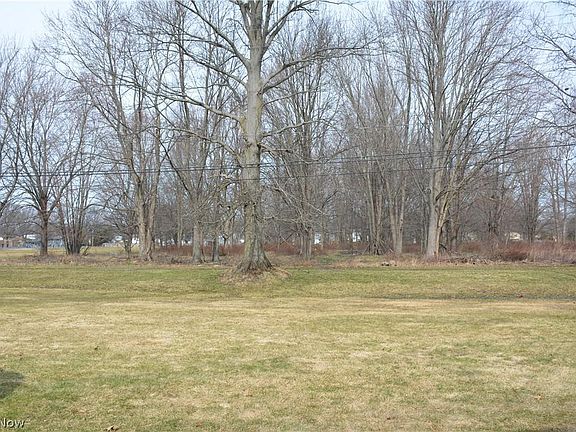 3rd image of 26748 Driscoll Ln