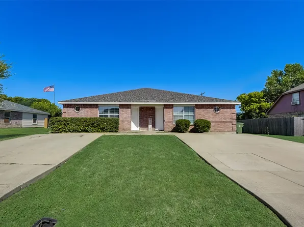 315 Queens Ct S, Mansfield, TX 76063