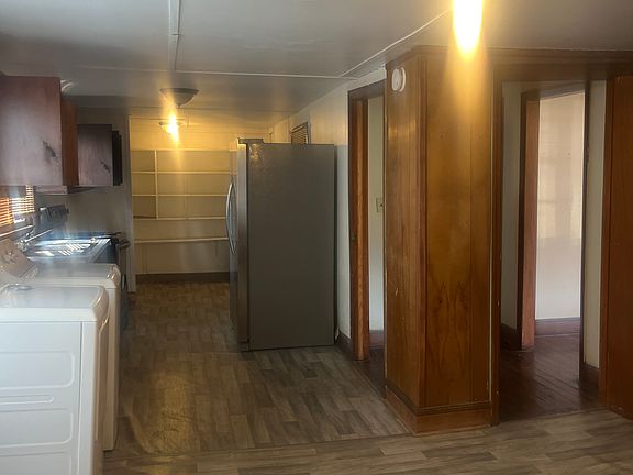 4th image of 103 N West St