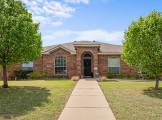10221 Westward Dr, Fort Worth, TX 76108