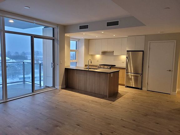 4th image of 3430 E Kent Ave S #807
