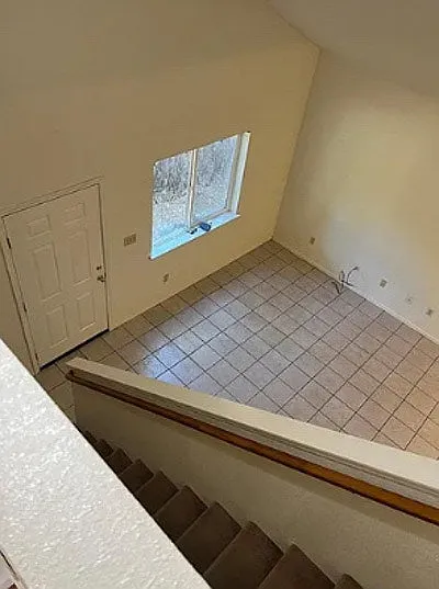 1011 Elizabeth Ln — Photo 10