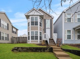 1638 Linden Park Ln, Aurora, IL 60504