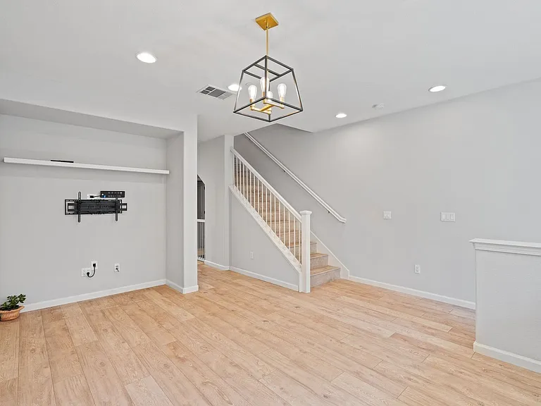 835 Transill Cir — Photo 2