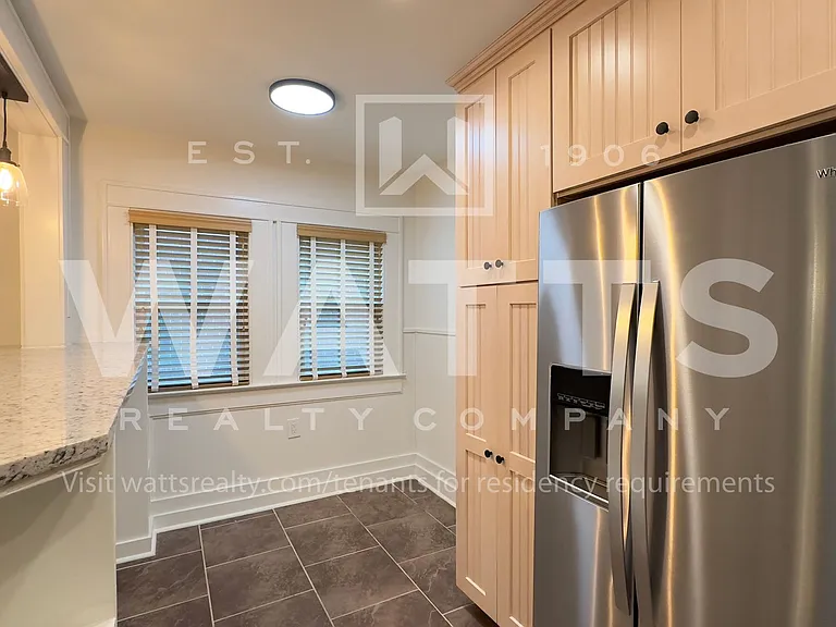 1093 Columbiana Rd — Photo 21