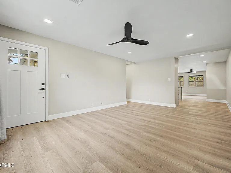 238 W Alice Ave — Photo 7