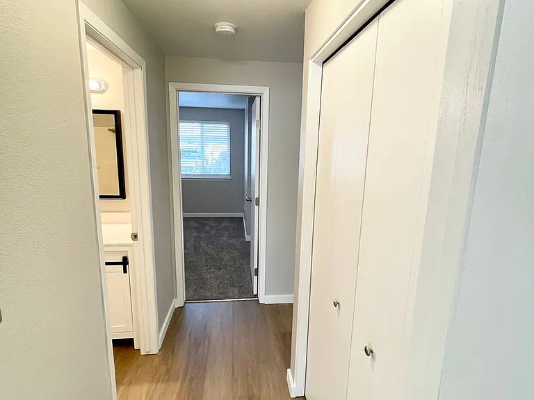 Driscoll Ln. 4-Plex — Photo 15