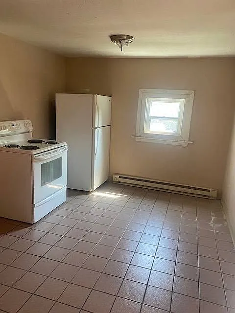 1 bed, 1.0 bath, $595 — Photo 3