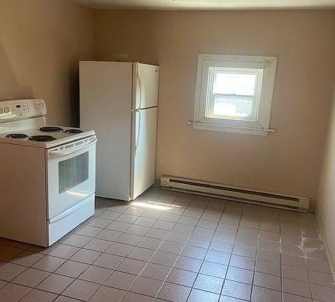 3rd image of 10 5th St SE APT 2