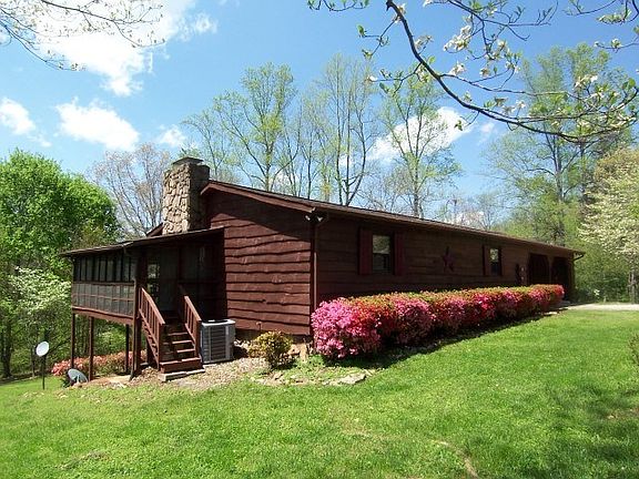 2nd image of 1415 Omni Ln