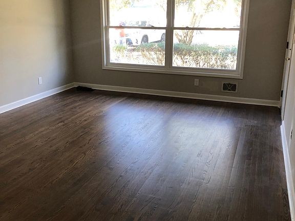 4th image of 2416 Princess Ln SE