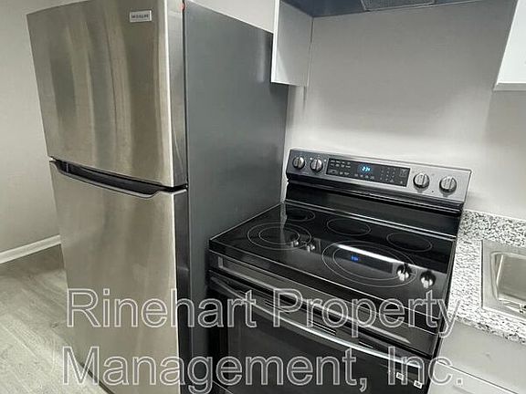 4th image of 1045 Meadow Dr Unit B