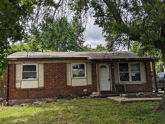 3rd image of 10333 Castle Dr