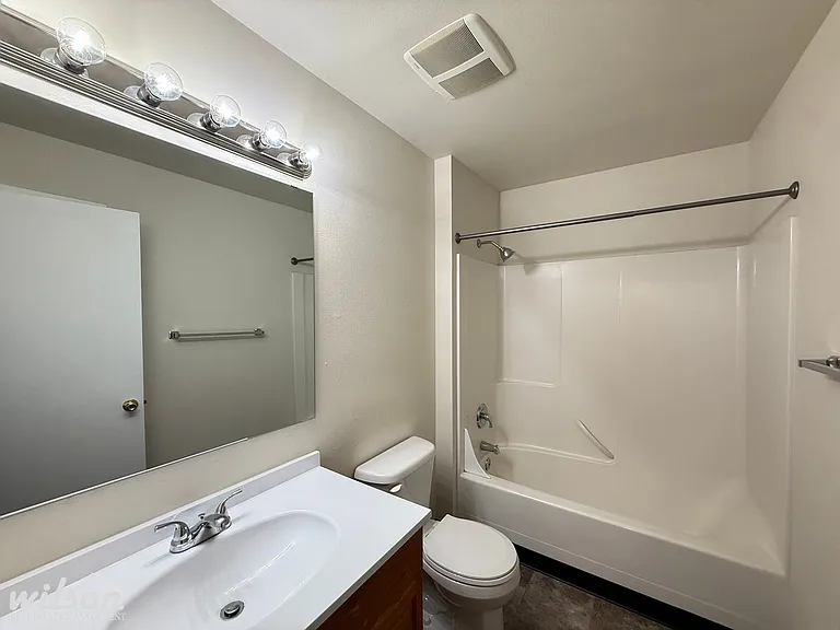 604 S 2nd St — Photo 13