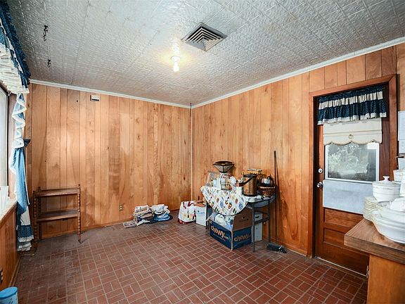 5th image of 2315 Wren Ln