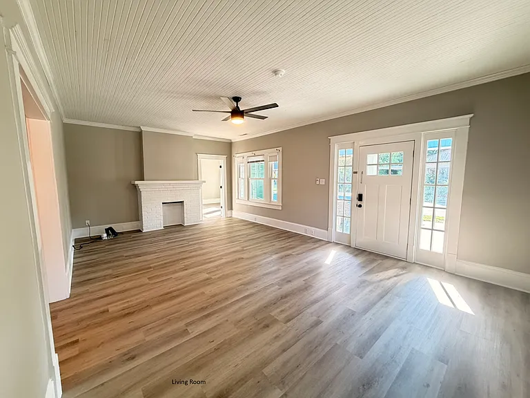 312 N Sumner St — Photo 7