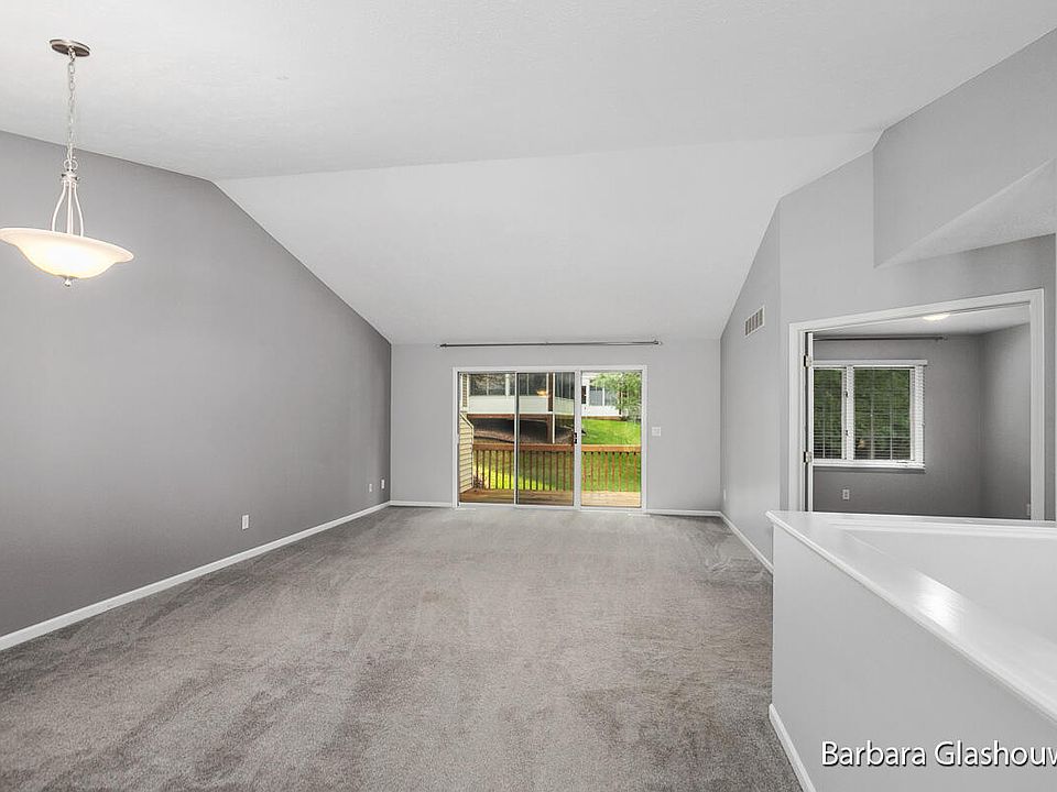 2104 Blue Bellway NW, Grand Rapids, MI 49504 Zillow