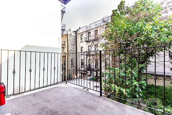 Rented by EXR | media 6