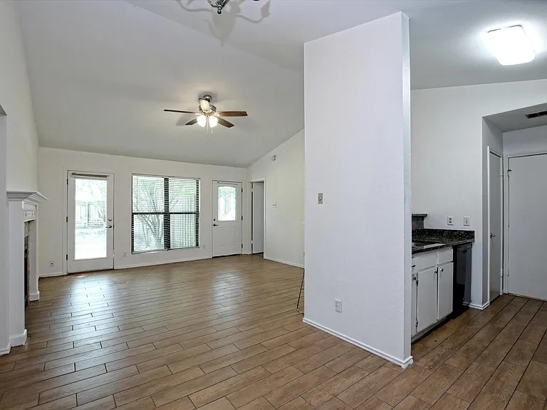 439 Sailmaster St #B — Photo 10