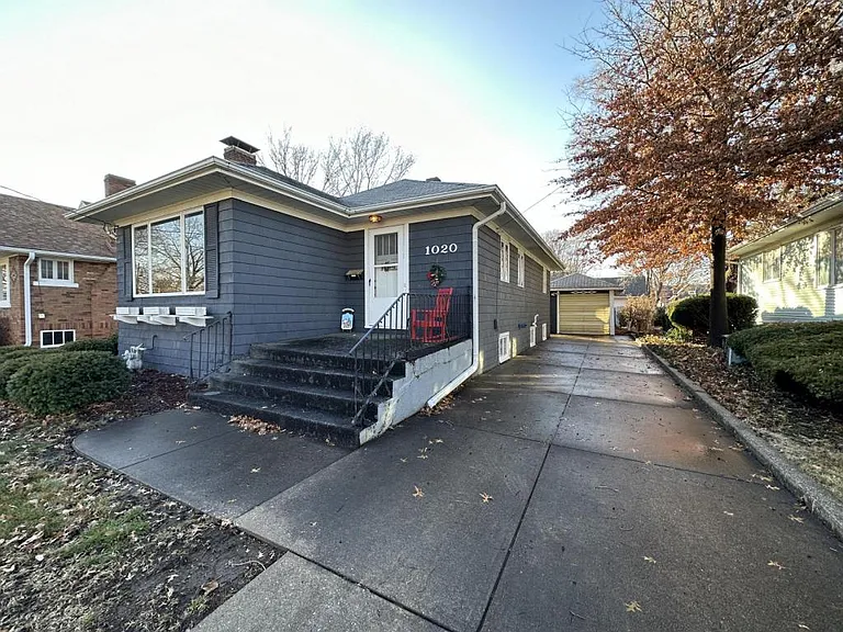 1020 Florence Ave — Photo 3
