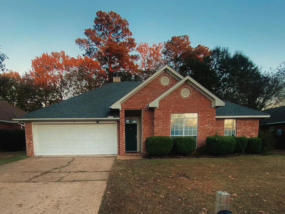 591 Acorn Ln