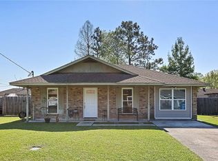 221 Davis Dr, Luling, LA 70070