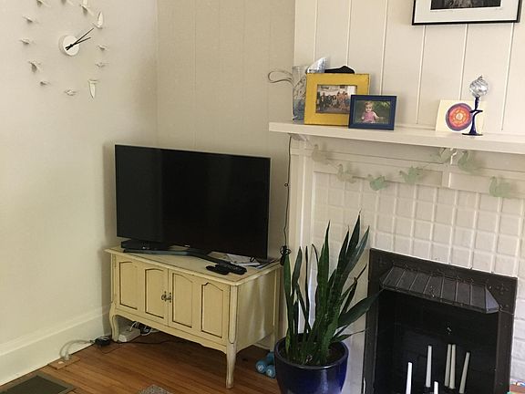 3rd image of 115 Clinton Heights Ave #115