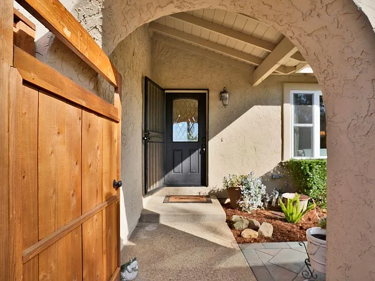 15135 La Rocca Ct — Photo 2