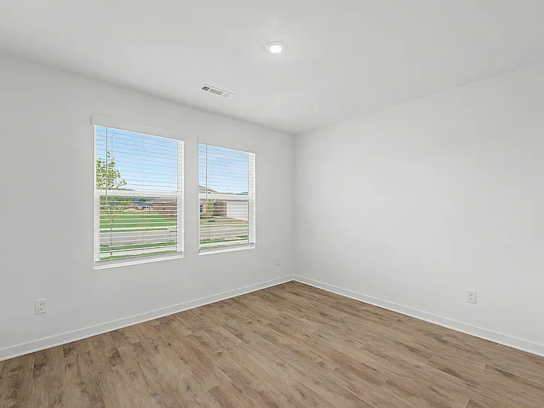 541 Nevada St — Photo 16