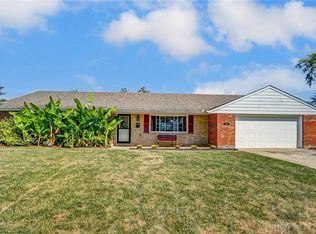319 Camborne Dr, Englewood, OH