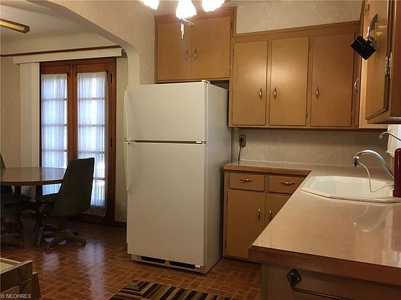 5th image of 10908 Thornton Ave