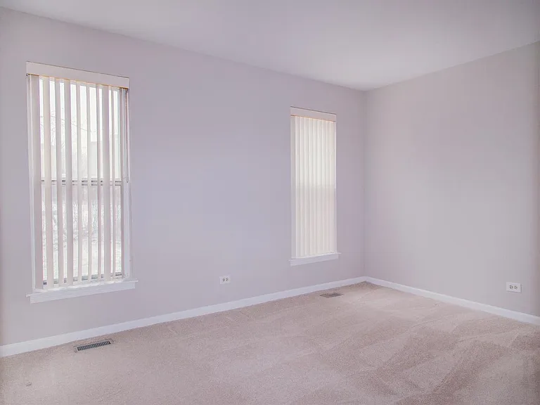 251 Old Oak Ct W — Photo 12