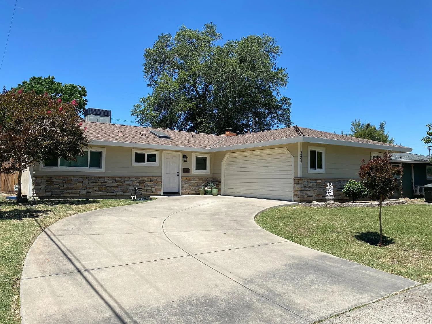 8209 Tanoak Way photo 1