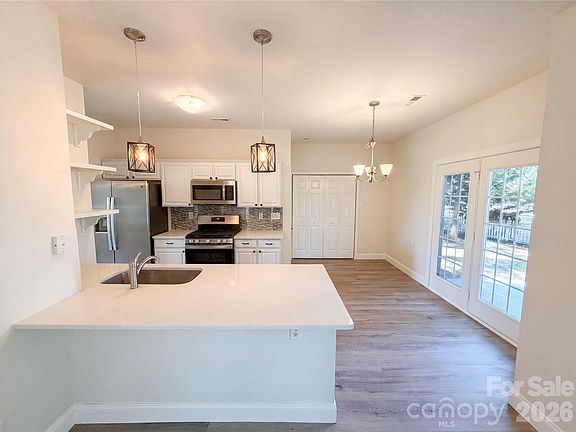 5th image of 6101 Trevor Simpson Dr