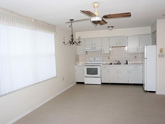 4th image of 4361 Tahitian Gardens Cir APT D