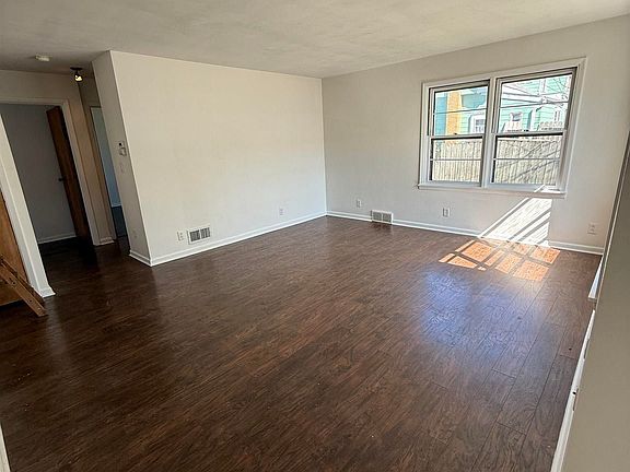 3rd image of 1519 Ashmun St