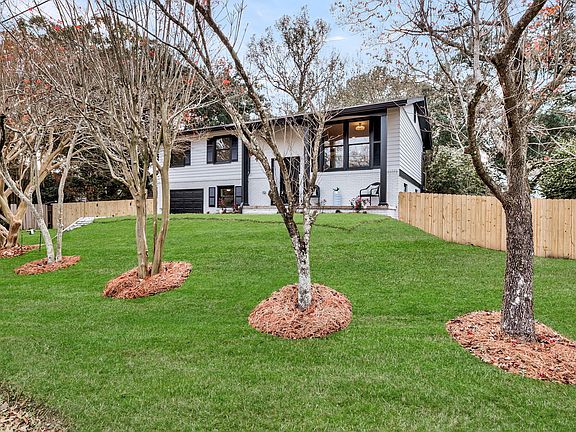 3rd image of 1812 Debbenshire Dr