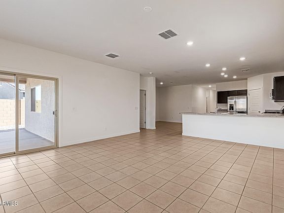 5th image of 940 E PENNY Lane