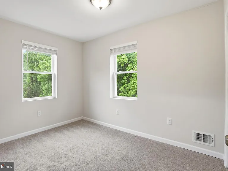 3101 E St SE — Photo 14