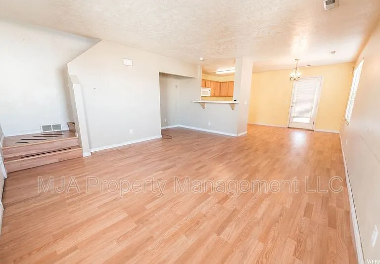 2037 N 2125 W — Photo 8