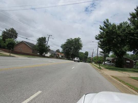 2nd image of 2210 E Green Dr