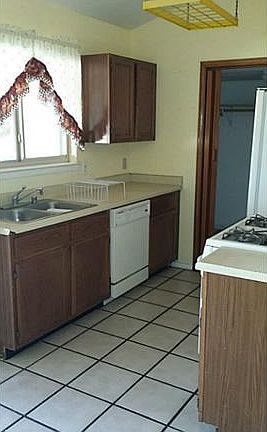 3rd image of 11828 Bruce Jenner Ln