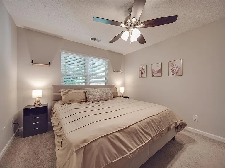 1052 Churchill Downs Ct #I — Photo 23