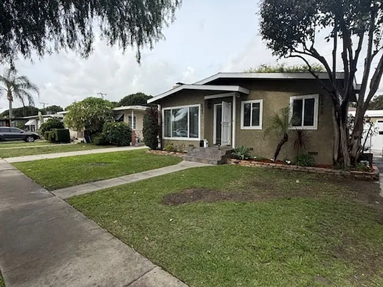 5943 E Adderley Dr #B — Photo 2