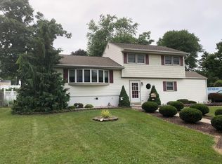 11 Overhill Rd, East Brunswick, NJ 08816